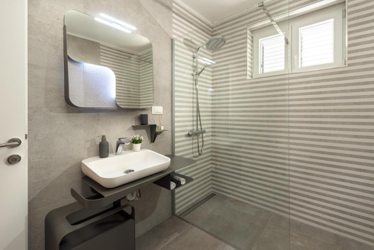 Villa Roko- The Spacious Luxury Трогир Экстерьер фото
